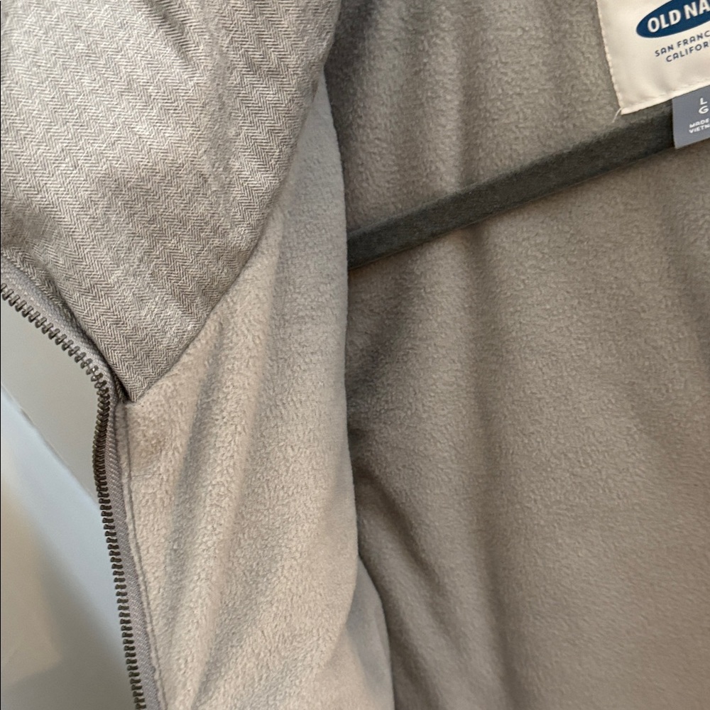 Old Navy Gray Puffer Vest - Picture 5 of 6